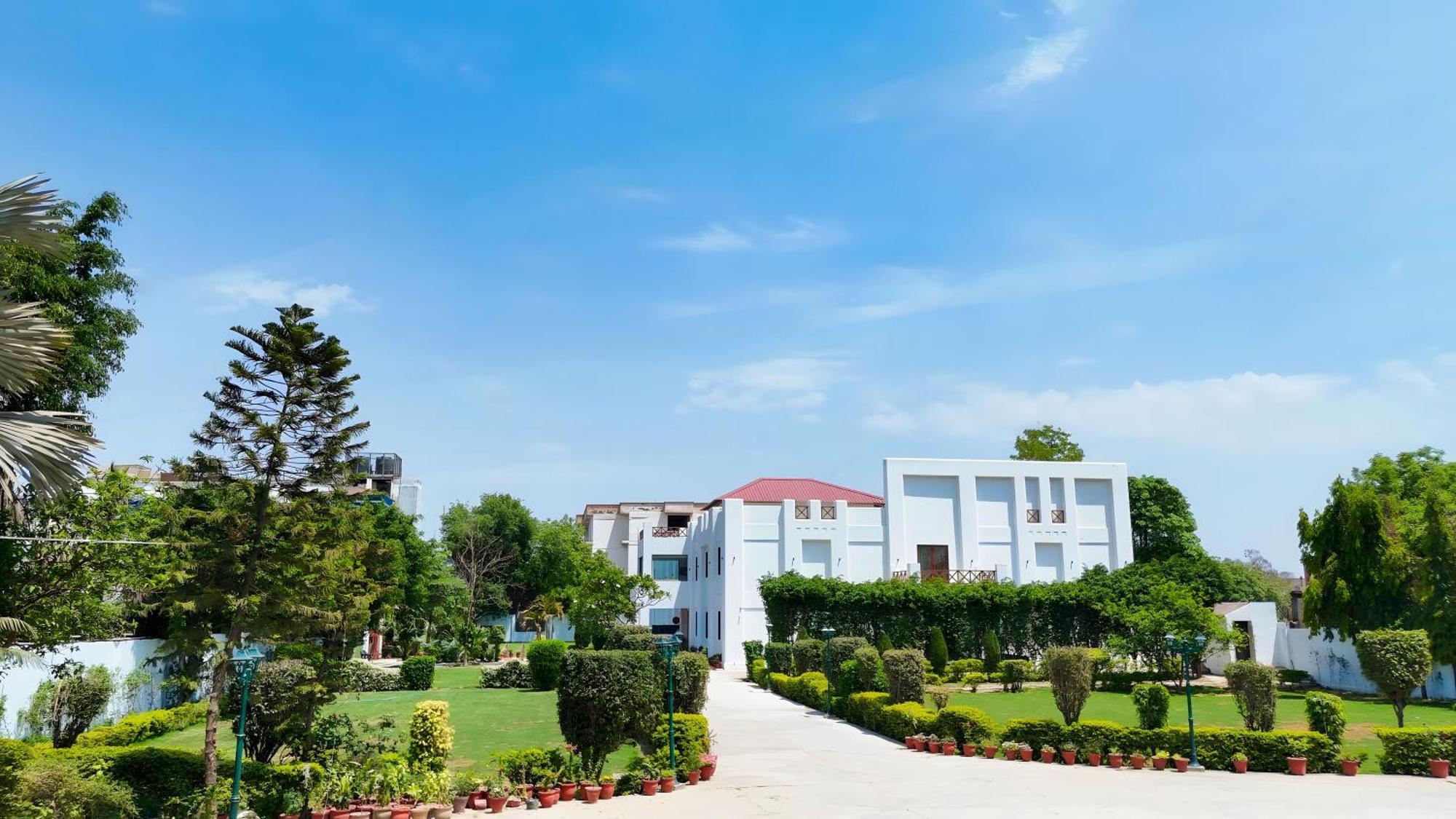 Pink Villa Boutique Hotel Meerut Eksteriør billede